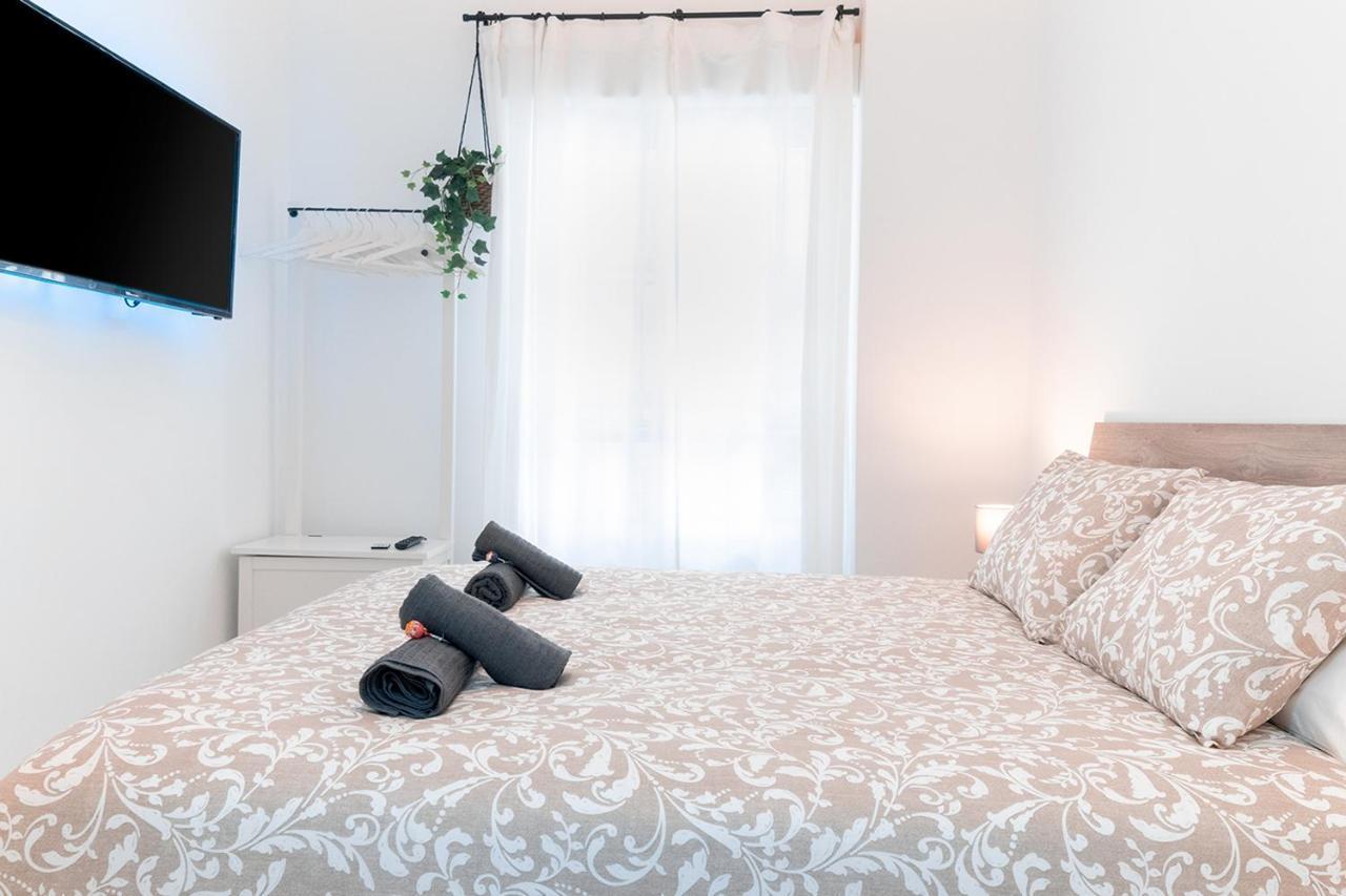 Downtown Apartment Севиля Екстериор снимка